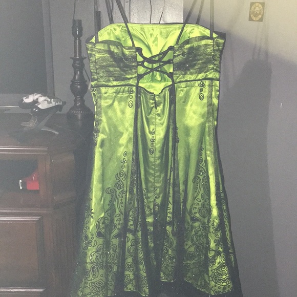 Homecoming dress - Picture 2 of 5